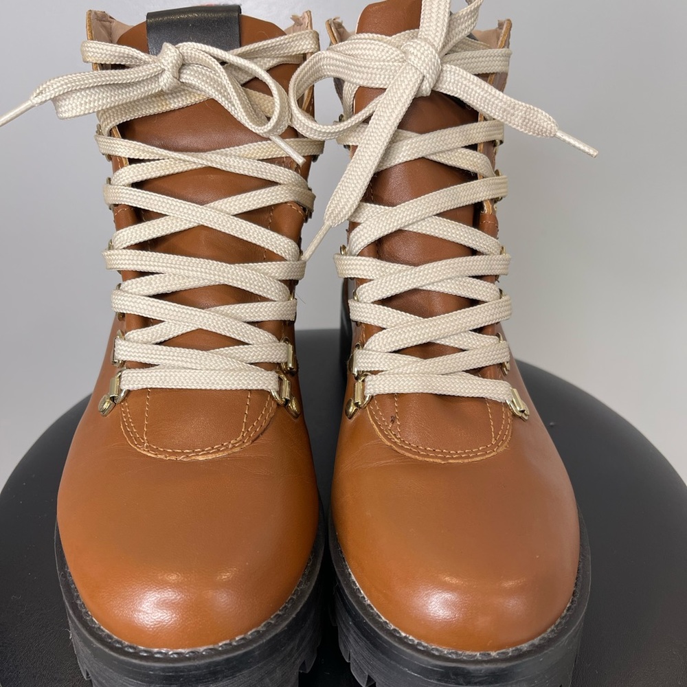 Women Steve Madden boots size 9 worn 1 time.